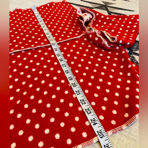 David Fussenegger Red Hooded Baby Winter Poncho - Picture 3 of 12